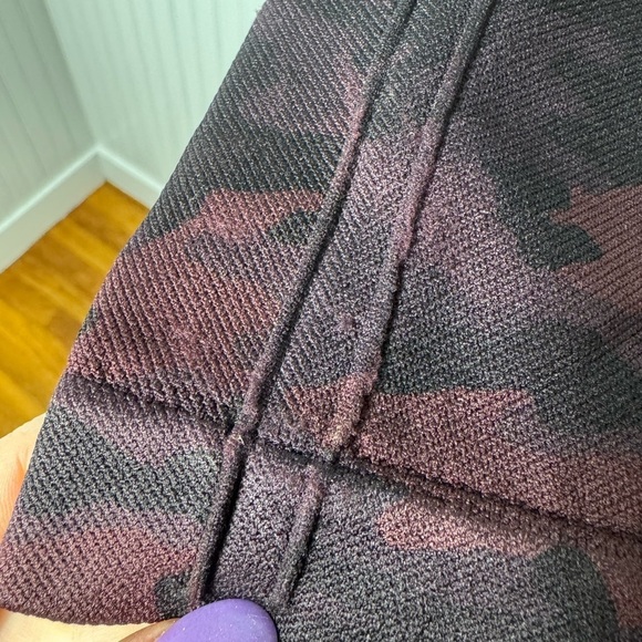 SPANX Look At Me Now Burgundy Seamless Camo Leggings Size Medium - Picture 9 of 12